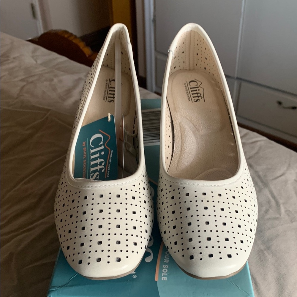 Cliffs by White Mountain Vayda shoes